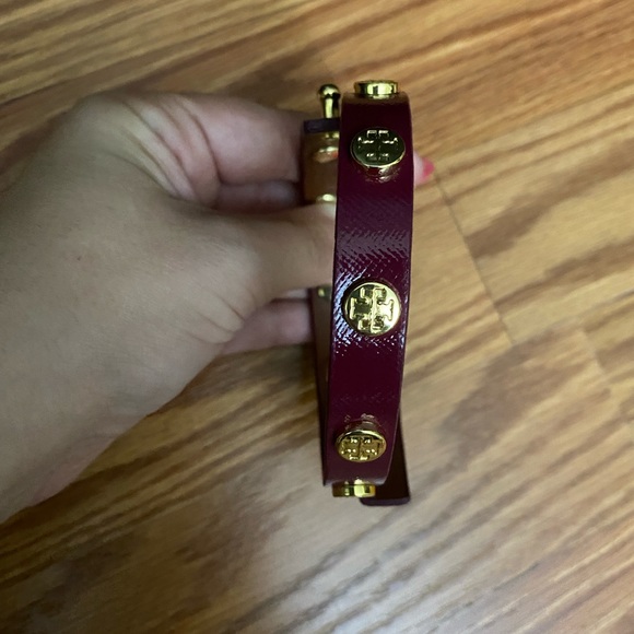 Authentic patent leather Tory burch logo wrap bracelet - Picture 3 of 3